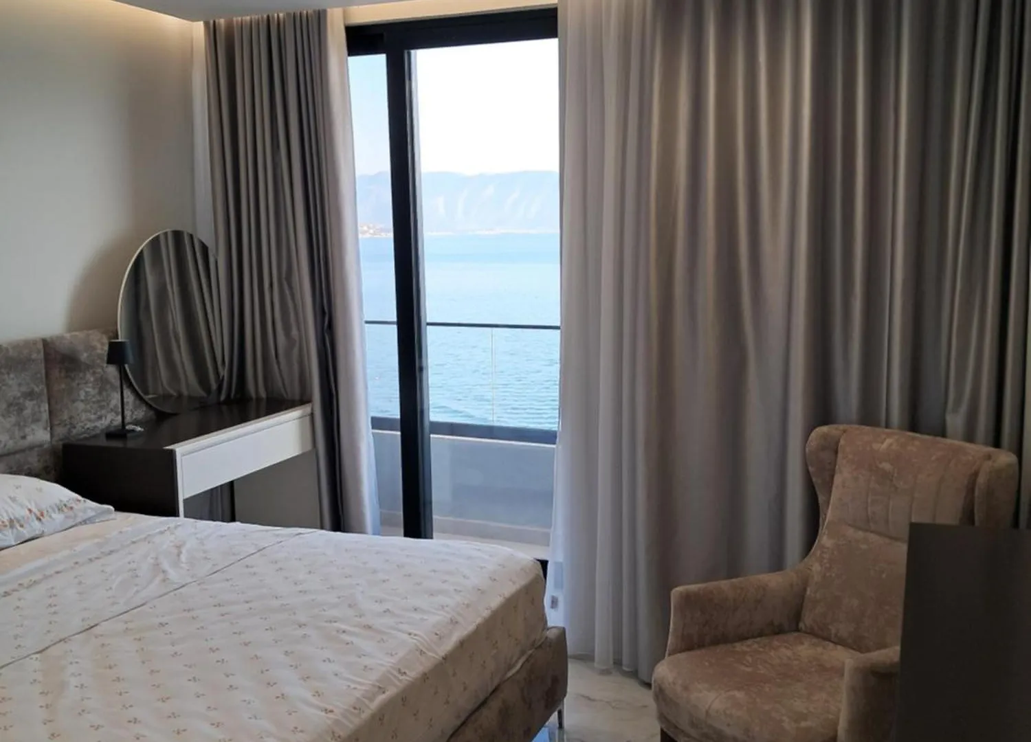 Ideal Sea View Apartment Vlorë アルバニア